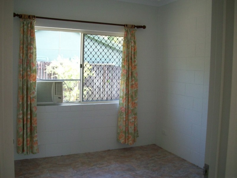 11 Lorraine Close, Bentley Park QLD 4869