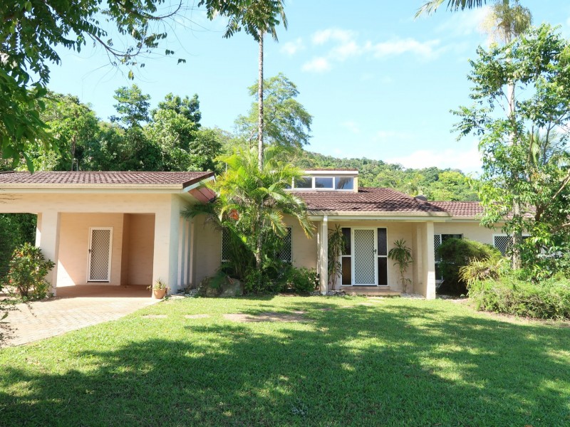 4 Fay Close, Brinsmead QLD 4870