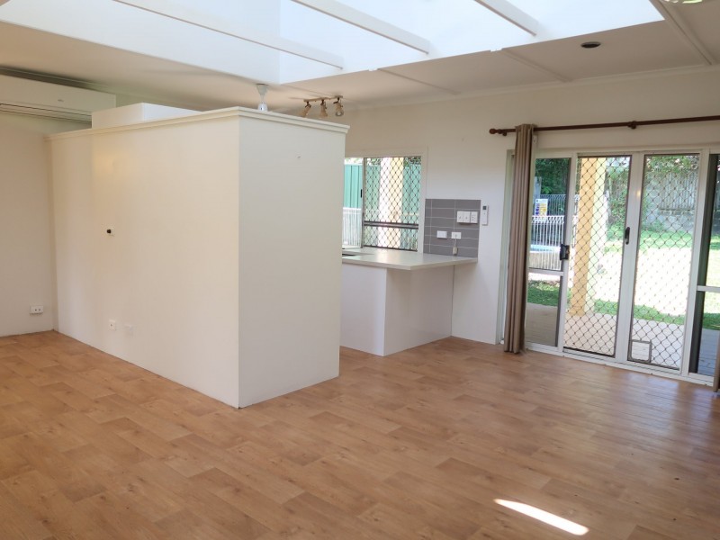 4 Fay Close, Brinsmead QLD 4870