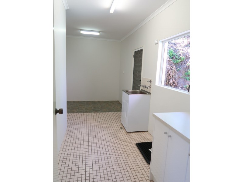 4 Fay Close, Brinsmead QLD 4870