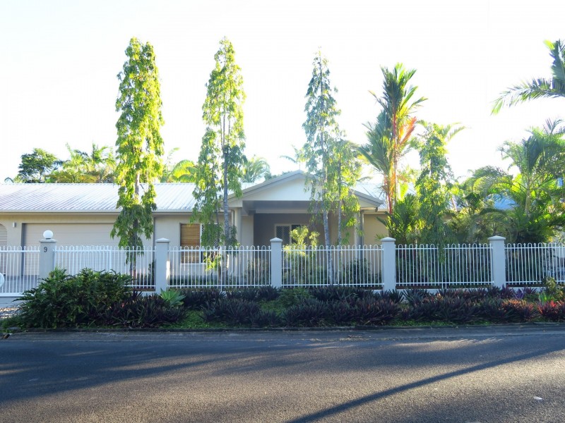 9 Heron Close, Kewarra Beach QLD 4879