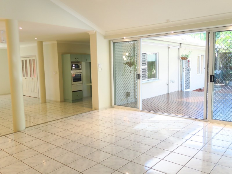 9 Heron Close, Kewarra Beach QLD 4879