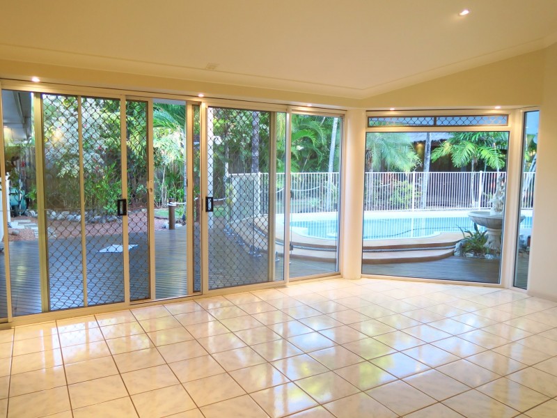 9 Heron Close, Kewarra Beach QLD 4879