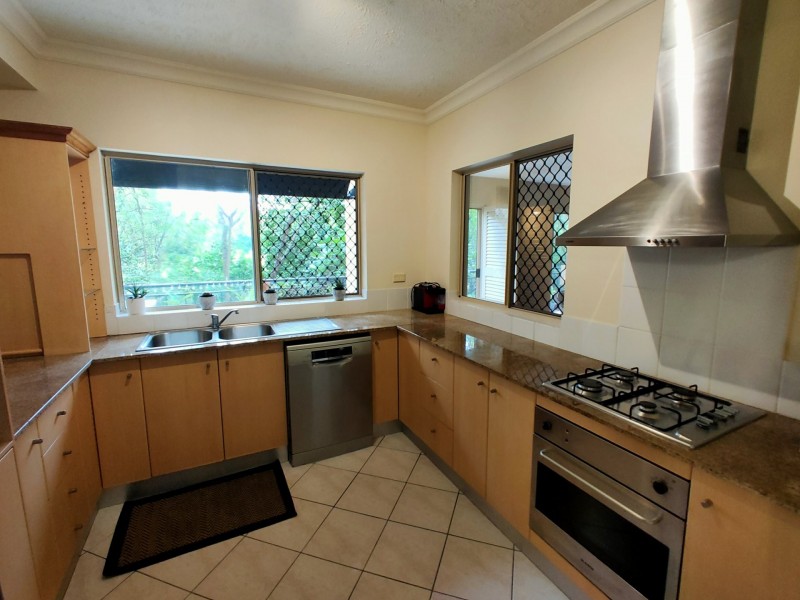 1608/2 Greenslopes Street, Cairns North QLD 4870