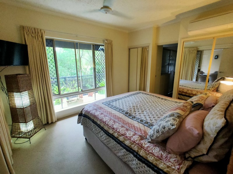 1608/2 Greenslopes Street, Cairns North QLD 4870