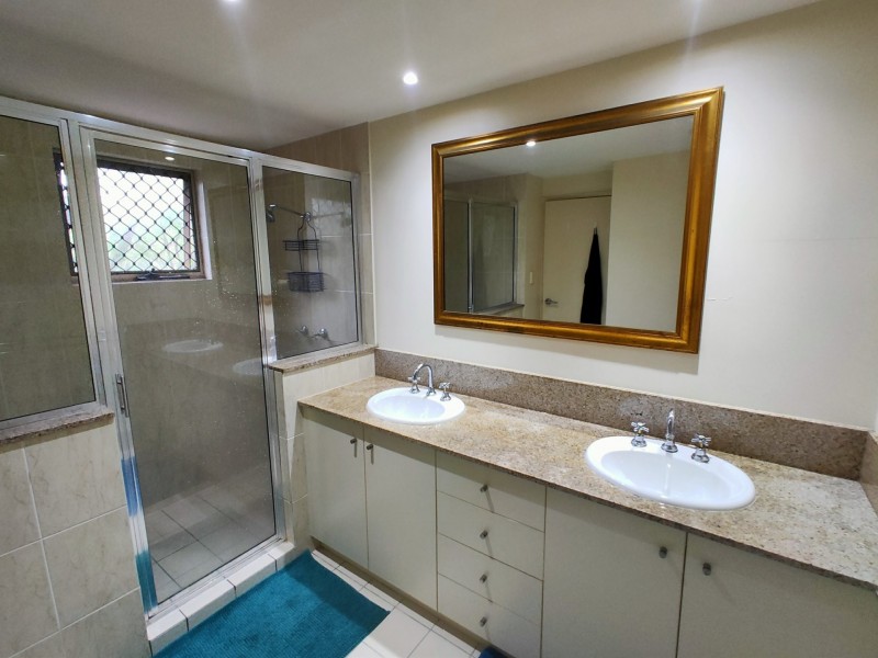 1608/2 Greenslopes Street, Cairns North QLD 4870