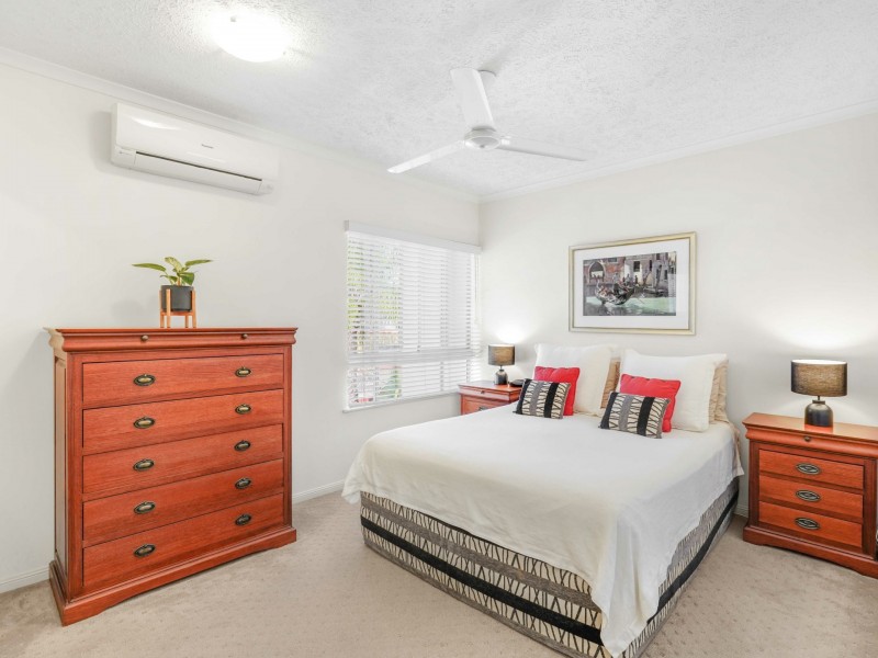 1320/2-10 Greenslopes Street, Cairns North QLD 4870