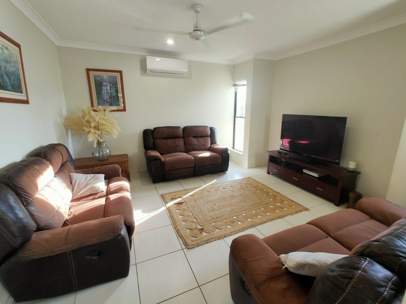 33 Hodkinson Street, Redlynch QLD 4870