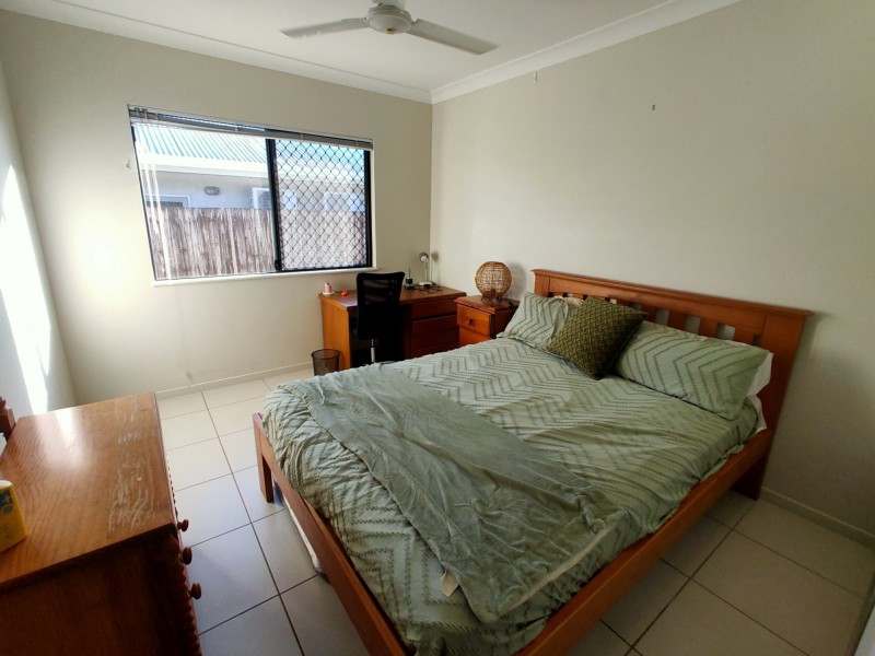 33 Hodkinson Street, Redlynch QLD 4870