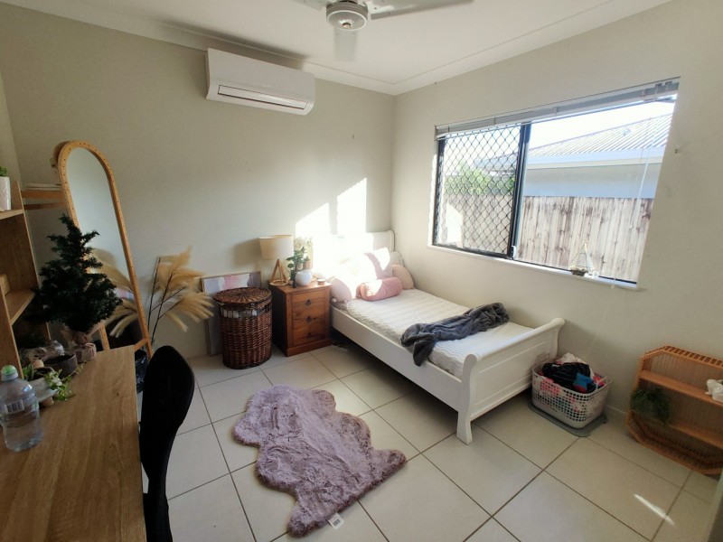 33 Hodkinson Street, Redlynch QLD 4870
