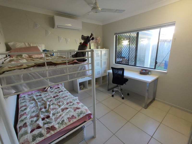 33 Hodkinson Street, Redlynch QLD 4870