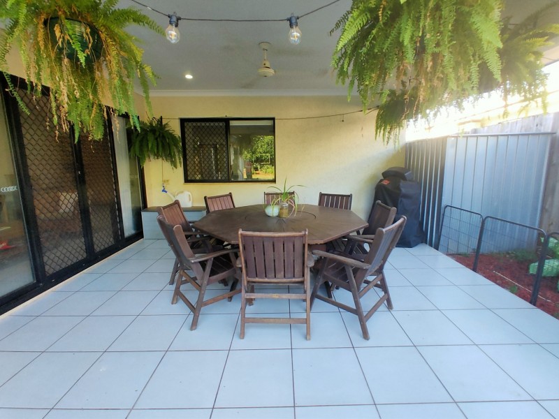 33 Hodkinson Street, Redlynch QLD 4870
