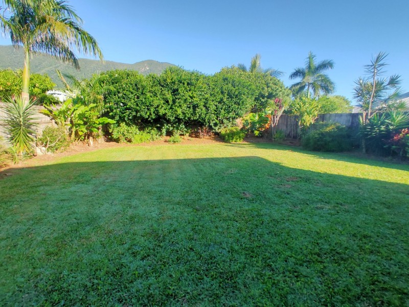 33 Hodkinson Street, Redlynch QLD 4870