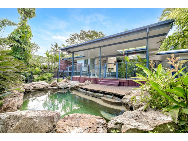 65 Hillview Crescent, Whitfield QLD 4870