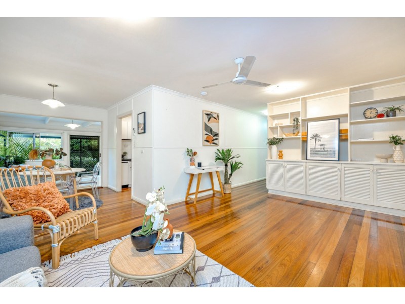 65 Hillview Crescent, Whitfield QLD 4870