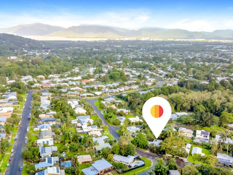 65 Hillview Crescent, Whitfield QLD 4870