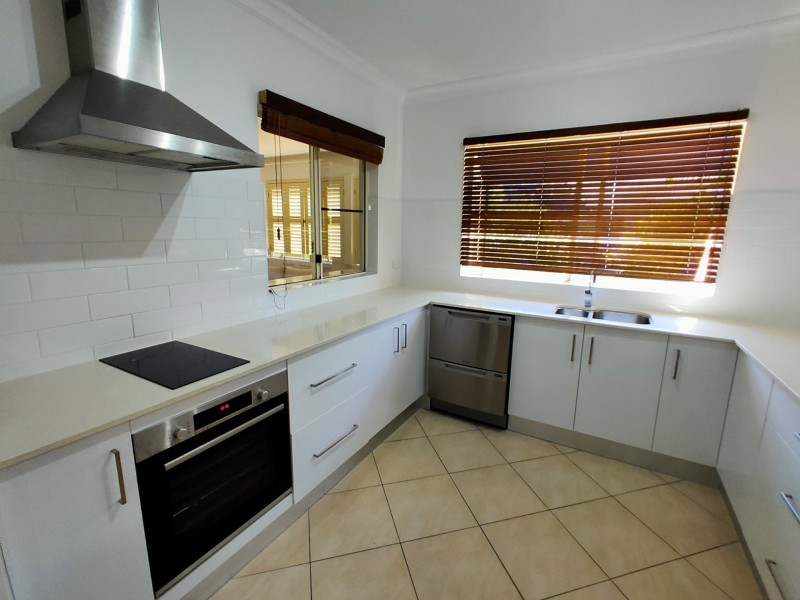 409/2 Greenslopes Street, Cairns North QLD 4870