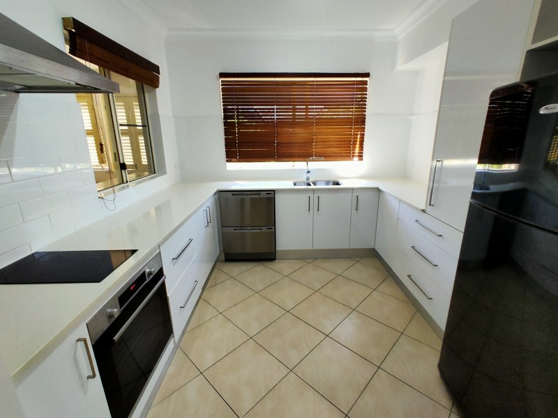 409/2 Greenslopes Street, Cairns North QLD 4870