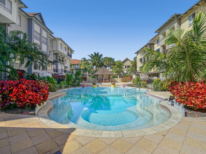 409/2 Greenslopes Street, Cairns North QLD 4870