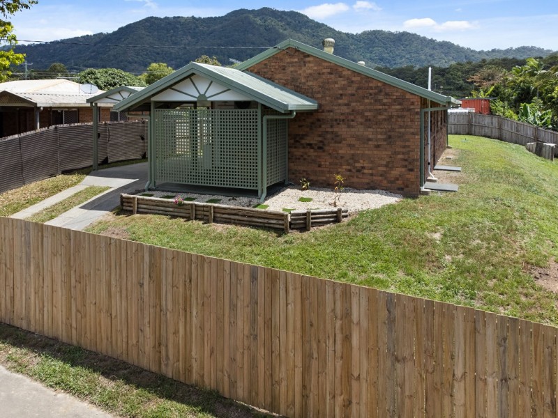 25 Marchant Street, Manoora QLD 4870