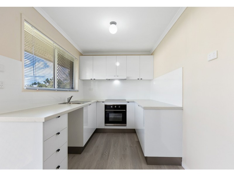 25 Marchant Street, Manoora QLD 4870