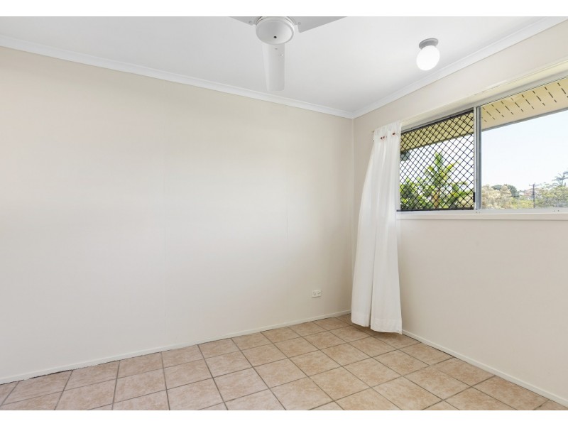 25 Marchant Street, Manoora QLD 4870