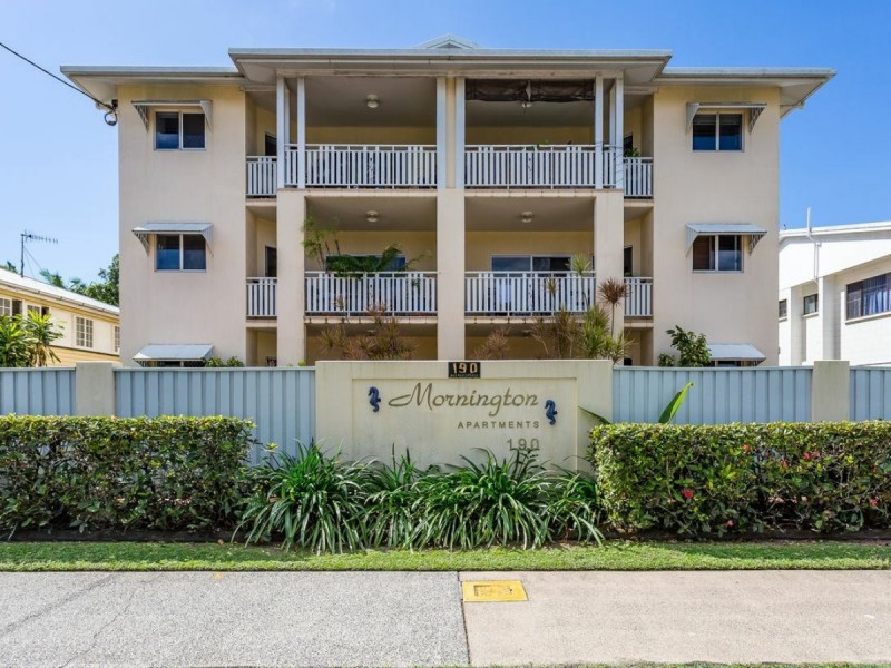 2/190 Buchan Street, Westcourt QLD 4870