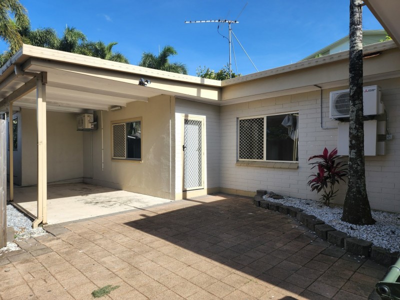 2/213 McLeod Street, Cairns North QLD 4870