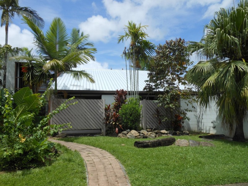 2/10 Maytown Close, Manoora QLD 4870