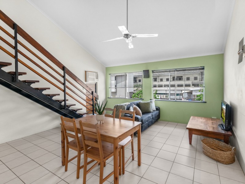 22/239 Lake Street, Cairns North QLD 4870