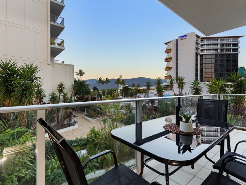 30403/105 Esplanade, Cairns City QLD 4870