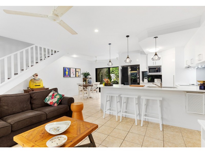 8/24-26 Old Smithfield Road, Freshwater QLD 4870