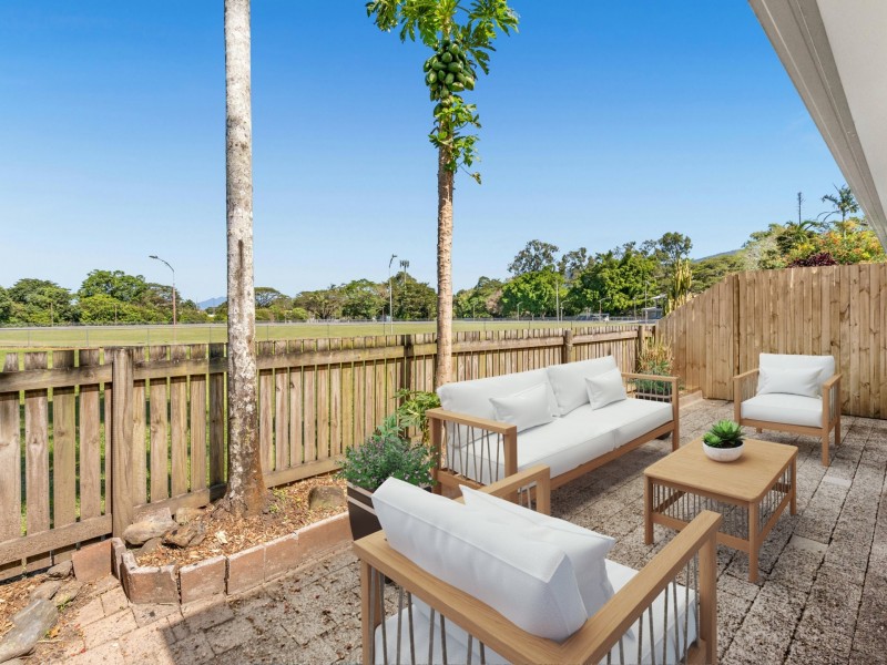 2/11 Moody Street, Manunda QLD 4870