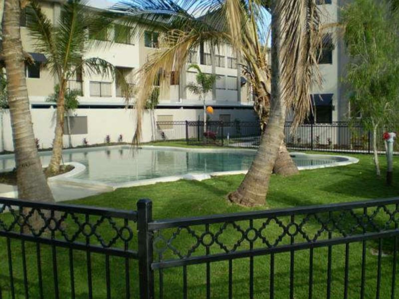 207/2-8 Centenary Close, Manoora QLD 4870