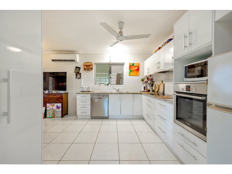 288 Buchan Street, Westcourt QLD 4870