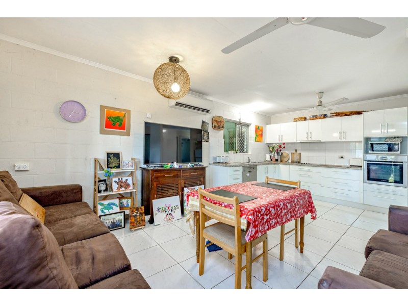 288 Buchan Street, Westcourt QLD 4870