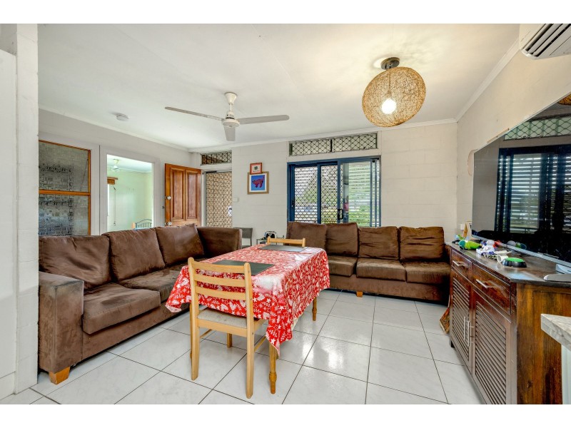 288 Buchan Street, Westcourt QLD 4870