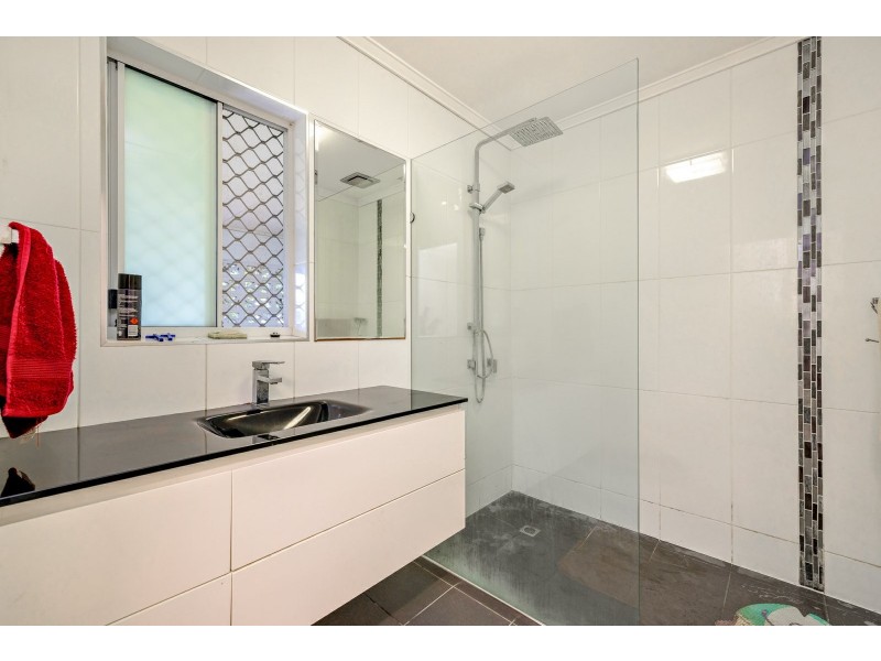 288 Buchan Street, Westcourt QLD 4870