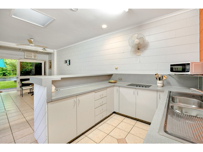 11/51-59 Heavey Crescent, Whitfield QLD 4870