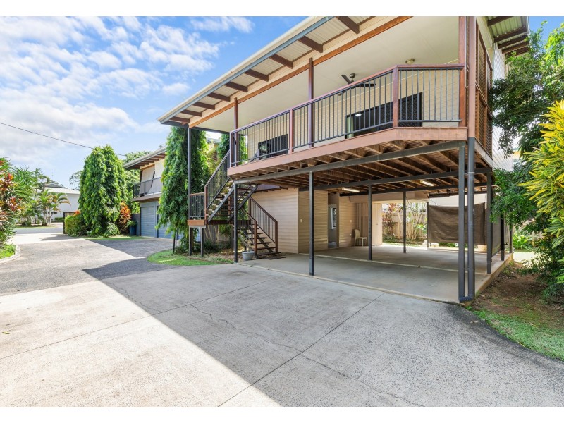 2/7 Tenni Street, Redlynch QLD 4870