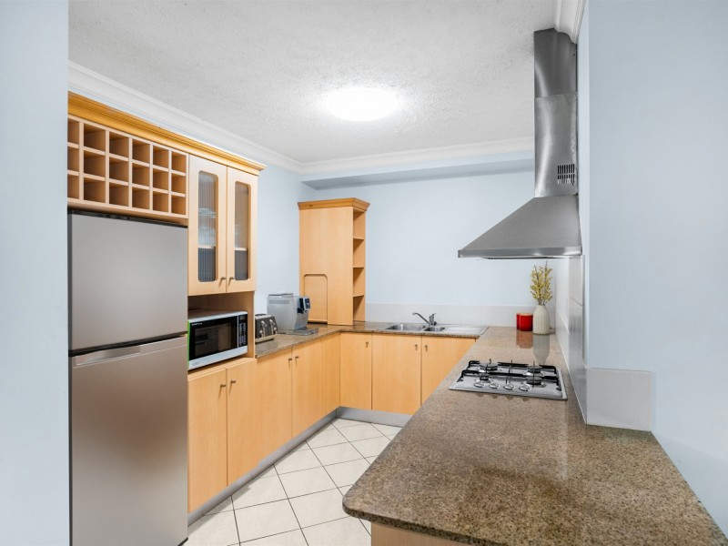 1311/2-10 Greenslopes Street, Cairns North QLD 4870