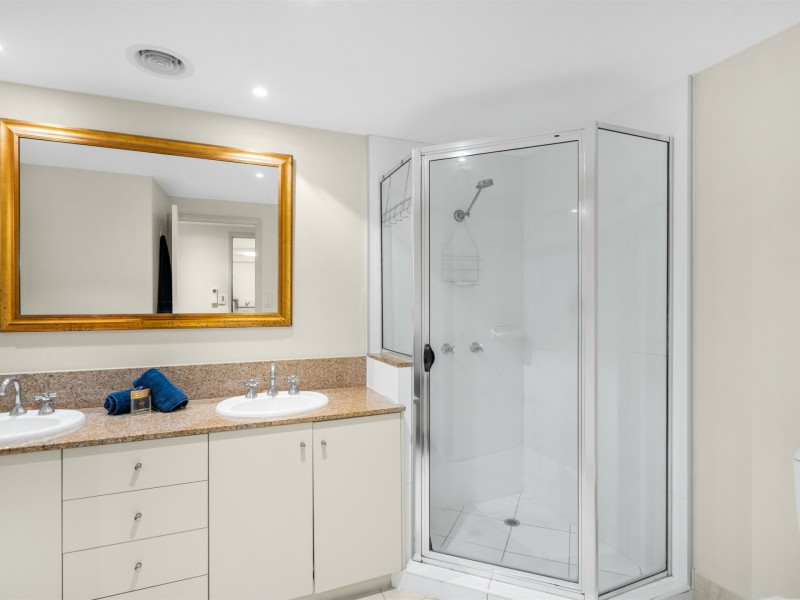 1311/2-10 Greenslopes Street, Cairns North QLD 4870