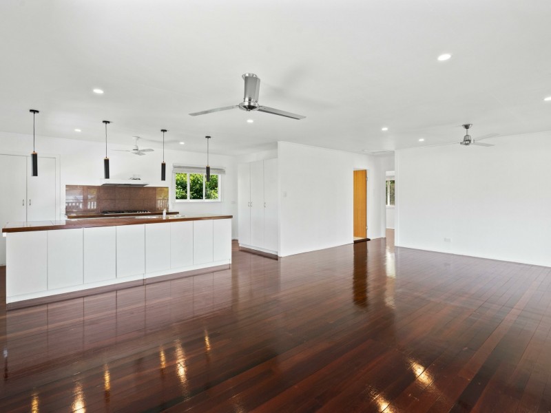 18 Guava Street, Holloways Beach QLD 4878
