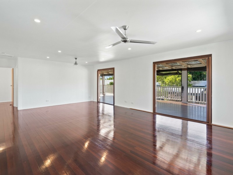 18 Guava Street, Holloways Beach QLD 4878