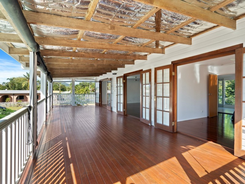 18 Guava Street, Holloways Beach QLD 4878