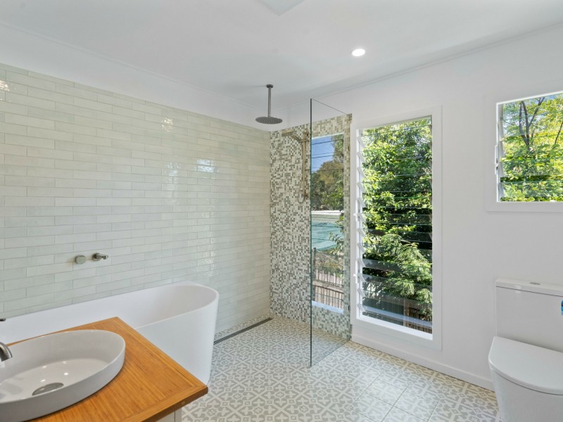 18 Guava Street, Holloways Beach QLD 4878