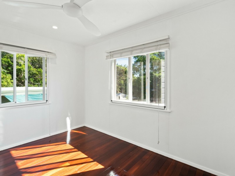 18 Guava Street, Holloways Beach QLD 4878
