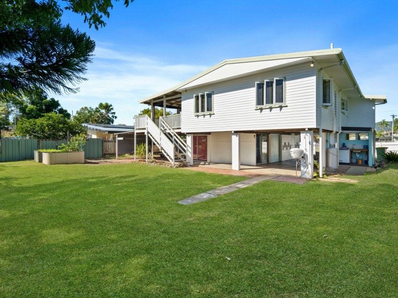 18 Guava Street, Holloways Beach QLD 4878