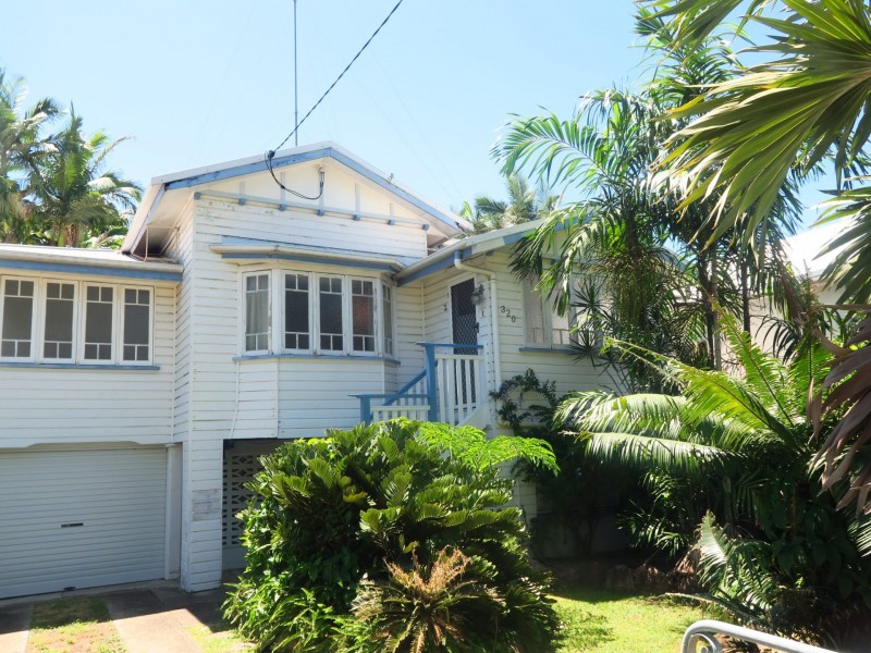 320 Pease Street, Edge Hill QLD 4870