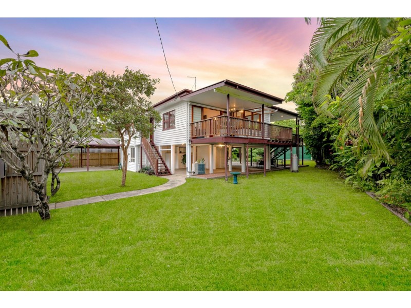 22 Mona Street, Whitfield QLD 4870